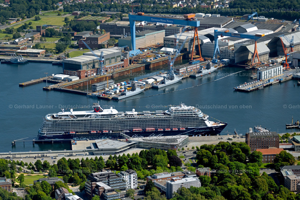 4037976 | KIEL 07.08.2020 Kreuzfahrt- Passagier- und Fahrgast- Schiff "Mein Schiff 1" in Kiel im Bundesland Schleswig-Holstein, Deutschland. Weiterführende Informationen bei: TUI Cruises GmbH. // Cruise and passenger ship "Mein Schiff 1" in Kiel in the state Schleswig-Holstein, Germany. Further information at: TUI Cruises GmbH. Foto: Gerhard Launer