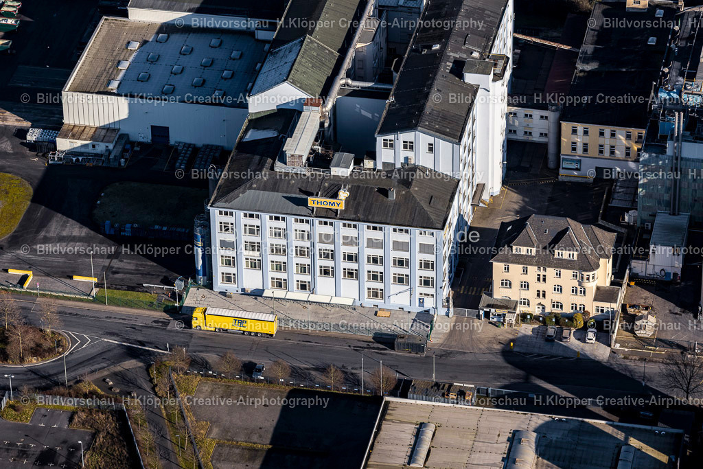 Luftbilder Neuss -6678 | Luftbild Gebäude und Produktionshallen auf dem Lebensmittelhersteller- Werksgelände der "Nestle Deutschland AG THOMY-Werk " an der Industriestraße in Neuss - Realisiert mit Pictrs.com