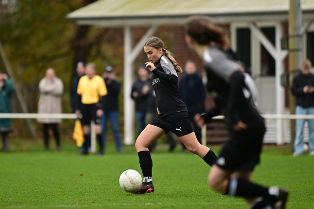 Fußball I Juniorinnen I Saison 2025-2026 I Niedersachsenpokal I Viertelfinale I JFV A-O-B-H-H - FC Rosengarten I 32629 | Der Sportfotograf. - Realisiert mit Pictrs.com