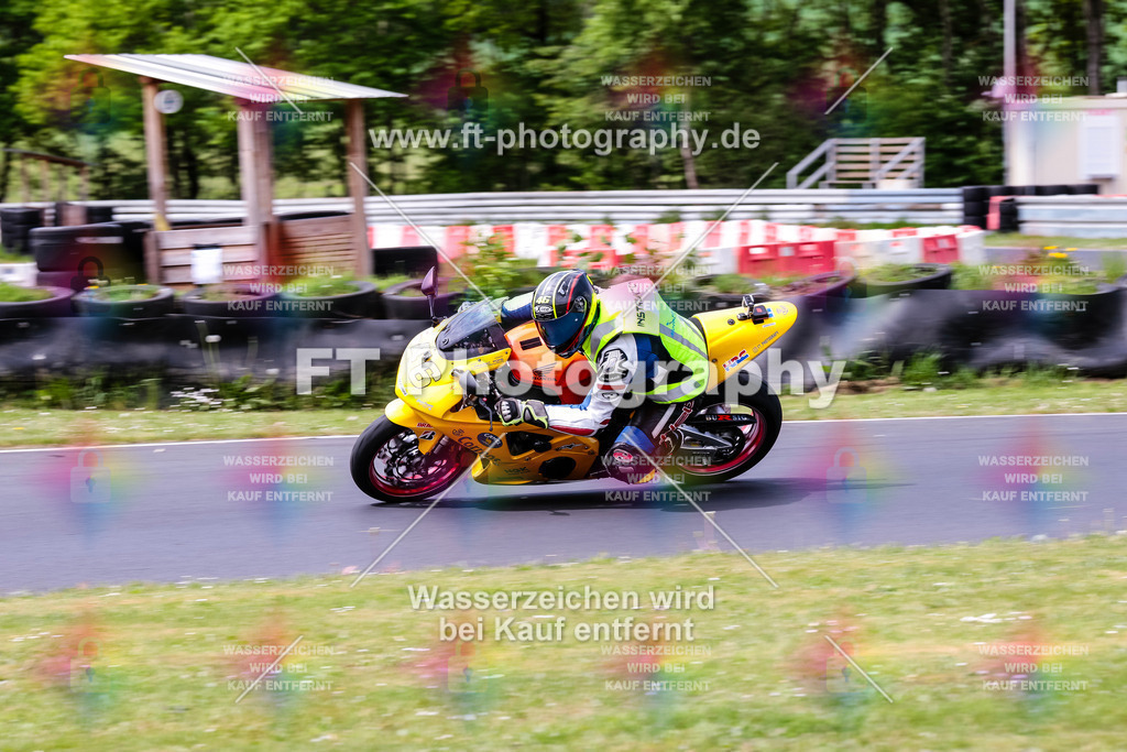 MotoTeamVBK-20707 | Hier findet Ihr Bilder von Touristenfahrten auf der Nürburgring Nordschleife oder von anderen Veranstaltungen die ich besucht habe. Viel Spass beim Durch Schauen 
