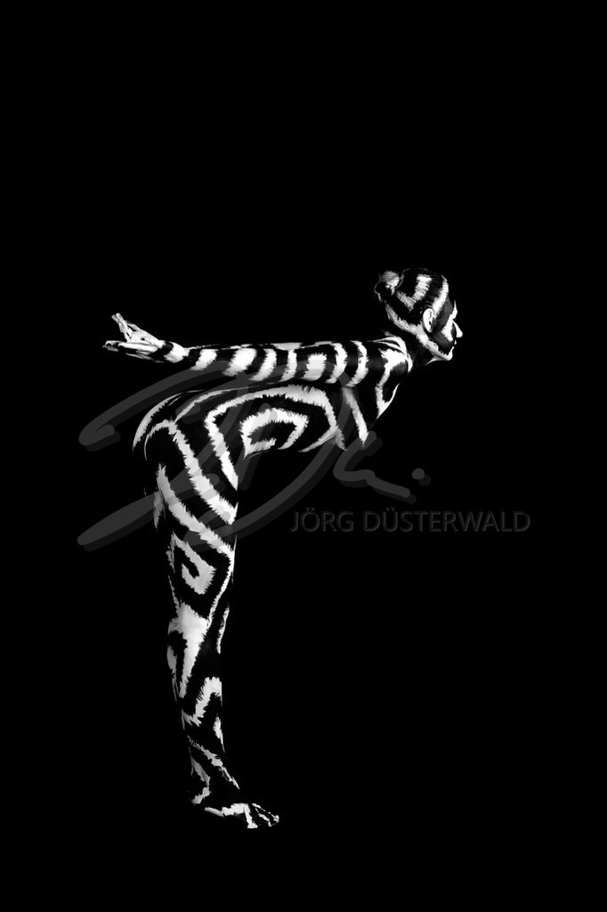 Bodypainting-GRAPHIC_9689b2 | #003 | Modell: Katey | Foto: Uwe Schmida - Realisiert mit Pictrs.com