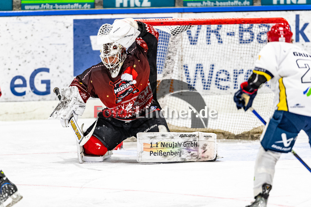 Bayernliga Eishockey, TSV Peißenberg Miners gegen den ERV Schweinfurt am 11.12.22 in Peißenberg | Bayernliga Eishockey, TSV Peißenberg Miners gegen den ERV Schweinfurt am 11.12.22 in Peißenberg