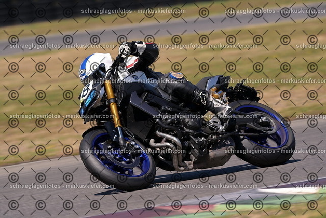 26bt04-2117 | markuskiefer.com - Realisiert mit Pictrs.com