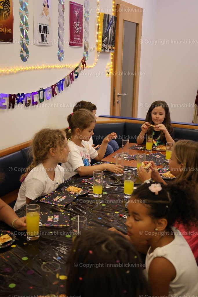 16 | Outdoor Fotografie. Kinder- Familien und Portraitfotografie. Natürliche lebendige Fotos draußen an einer Location deiner Wahl. 
