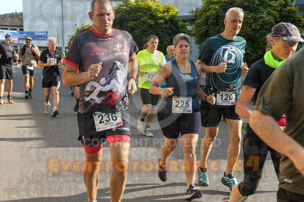 230804_1811_EX1_3773 | Sportfotografie im Rhein-Sieg Kreis, Köln, Bonn, NRW, Rheinland Pfalz, Hessen, etc. Unser Tätigkeitsfeld umfasst den Laufsport vom Volkslauf über den Marathon, Duathlon, Triathon bis zum Ultralauf wie Kölnpfad Ultra oder Schindertrail.