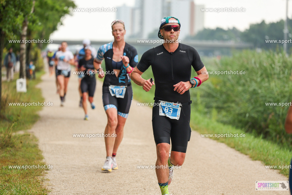 LUR_1910 | 34. M-net Erlanger Triathlon 2025 #erlangertriathlon  #mnettriathlon2025 #mnettriathlon #team #olympischedistanz #mitteldistanz #triathlon #maindonaukanal  #erlangertriathlon2025 #yourpictrs #tv1848 #tv1848erlangen  #triathlonbayern #sportinerlangen #demsportverbunden #sportshot_your_pictrs Copyright: www.sportshot.de