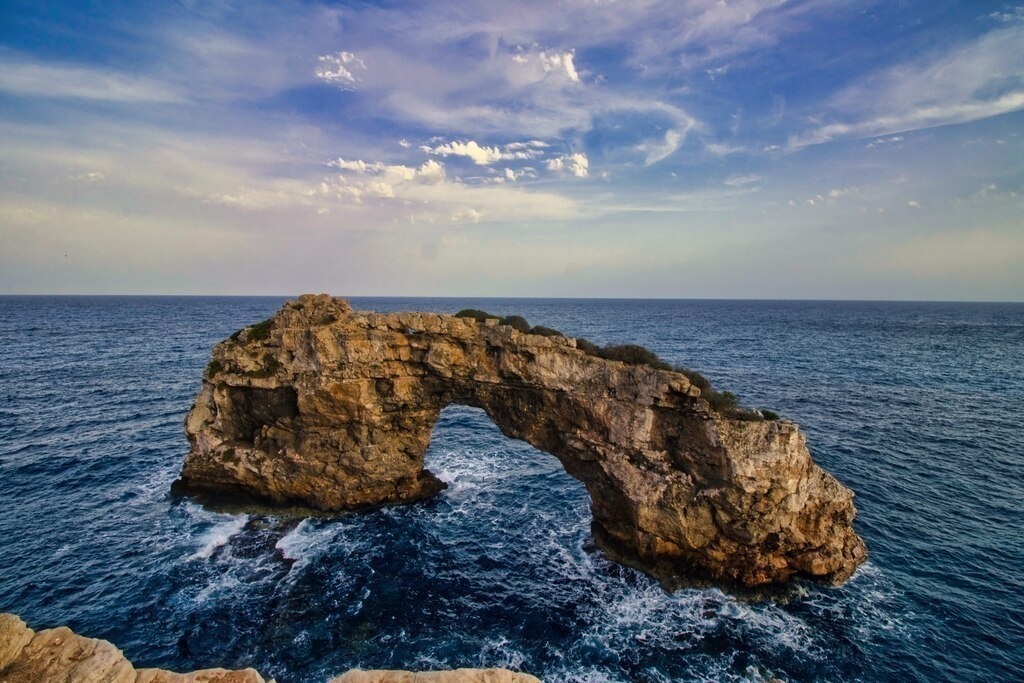 Küstenlandschaft Mallorca  | Als Fotograf mit Fokus auf Landschaft, Architektur und atmosphärische Bildgestaltung präsentiere ich Ihnen hier ausgewählte Galerien die als hochwertige Fine-Art-Print Wandbilder bestellt werden können. - Realisiert mit Pictrs.com