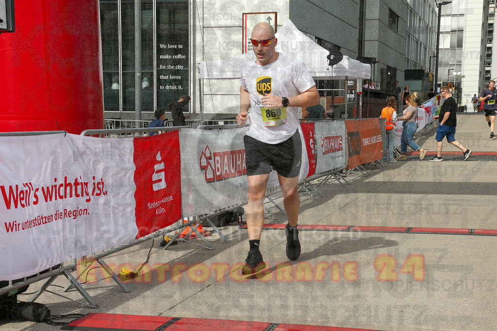 250920_1326_EX1_4631 | Sportfotografie im Rhein-Sieg Kreis, Köln, Bonn, NRW, Rheinland Pfalz, Hessen, etc. Unser Tätigkeitsfeld umfasst den Laufsport vom Volkslauf über den Marathon, Duathlon, Triathon bis zum Ultralauf wie Kölnpfad Ultra oder Schindertrail.