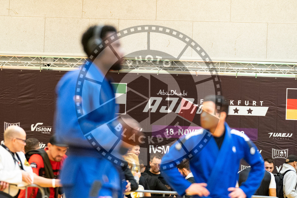 20231118PBB12796 | Fighters compete during the AJP Tour 600 Frankfurt Championship in Frankfurt/Main, Germany, on November 18, 2023.