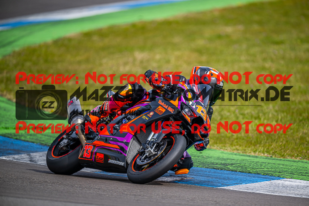 MaZZes_FotoMatrix_230410_5546 | WEISS