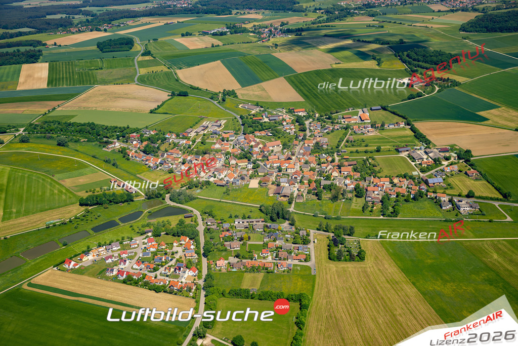 Aktuelles Luftbild von Alfershausen Thalmässing - Die Luftaufnahme wurde 2022 mittels UL-Flugzeug erstellt ( keine Drohne ) - hochauflösende Kamera-Systeme von  Canon -Beste Qualität - Für grossformatige Ausdrucke geeignet. Die Geschenkidee !