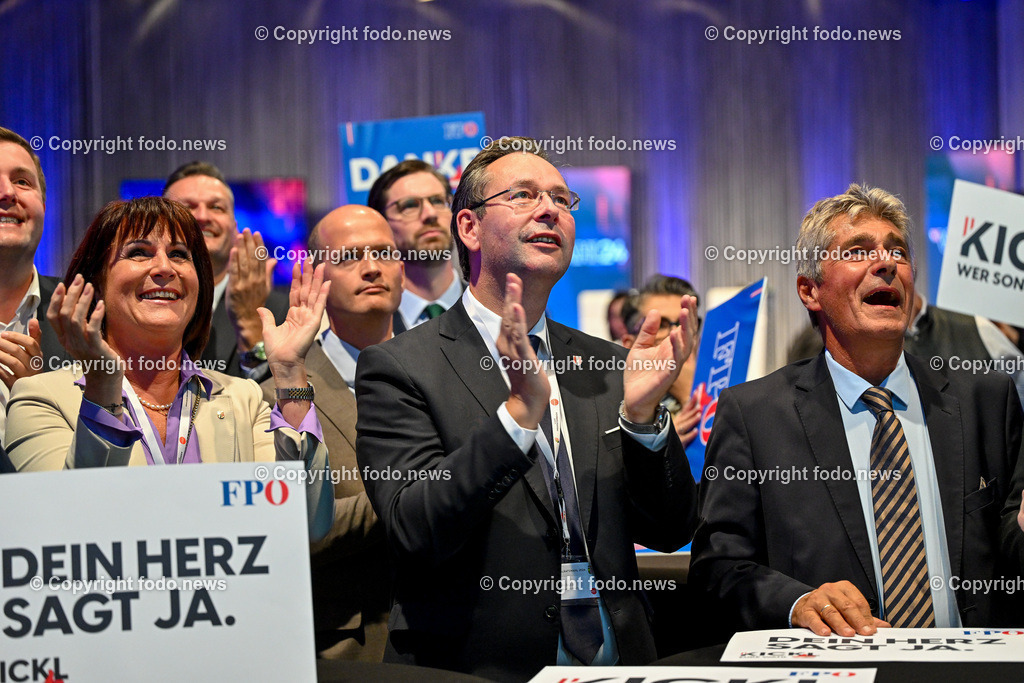 Pressewahldienst Linz zur Nationalratswahl 2024_ 29.09.2024-11 | 29.09.2024, Ursulinenhof Linz AUT, Nationalratswahl 2024, Pressewahldienst im Bild Sabine Binder (2.Landtagspraesidentin, FP), Hermann Brueckl (FP, NAbg), Herwig Mahr (FP, Klubobmann)