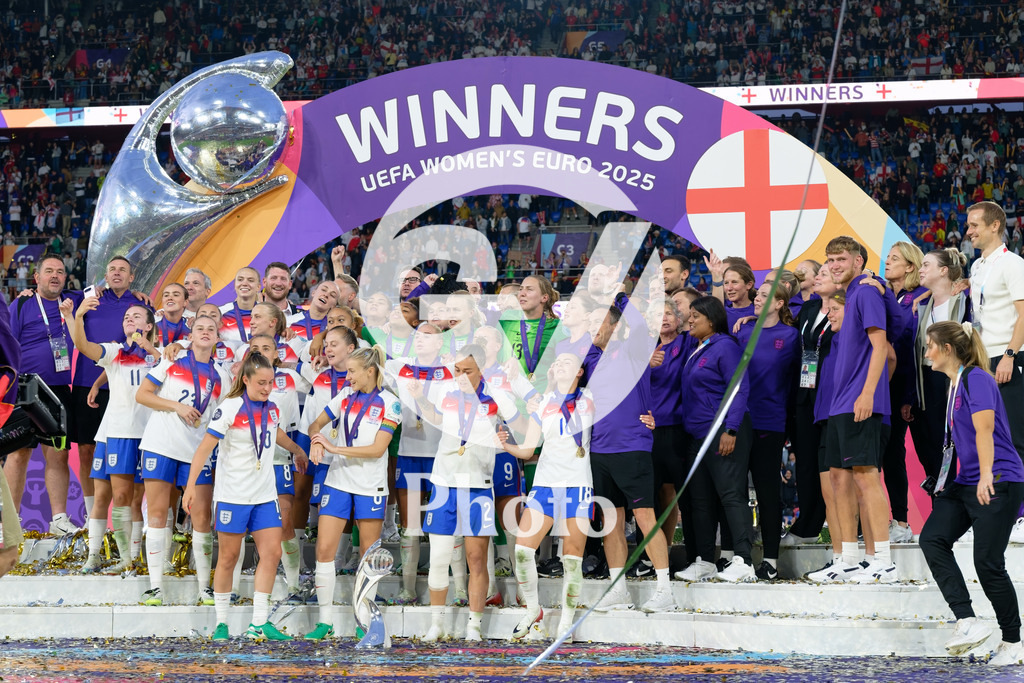 England v Spain - UEFA Women's EURO 2025 Final | BASEL, SWITZERLAND - JULY 27: England celebrates after winning  Women’s EURO 2025 during the UEFA Women's EURO 2025 Final match between England and Spain at St. Jakob-Park on July 27, 2025 in Basel, Switzerland. (Photo by Giuseppe Velletri/Sports Press Photo/Getty Images)