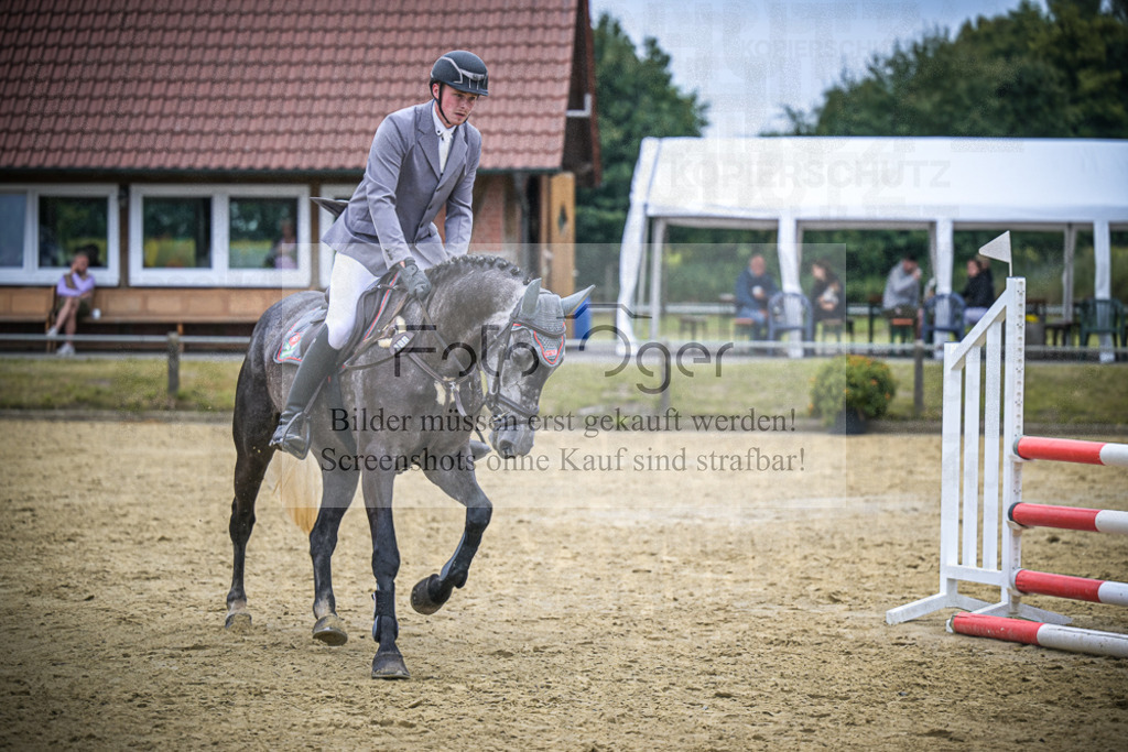 DOS_3035 | Entdecke hochwertige Reitturnierfotos von Foto Oger. Professionell, emotional und authentisch – jetzt Lieblingsmomente im Shop bestellen.Deutschlandweite Turnierfotografie. - Realisiert mit Pictrs.com