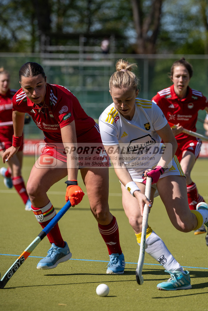 SFE_20250412_0038 | Köln, Deutschland, 12.04.2025:  Hockey 1. Bundesliga Damen Rot-Weiss Köln - Harvestehuder THC im KTHC Stadion Rot-Weiss Köln Tennis and Hockey Club am 12.04.2025 in Köln, Deutschland. (Foto von Stephan Fehrmann)Köln, Germany, 12.04.2025: Hockey 1. Bundesliga Damen Rot-Weiss Köln - Harvestehuder THC in KTHC Stadion Rot-Weiss Köln Tennis and Hockey Club at 12.04.2025 in Köln, Deutschland. (Foto from Stephan Fehrmann)