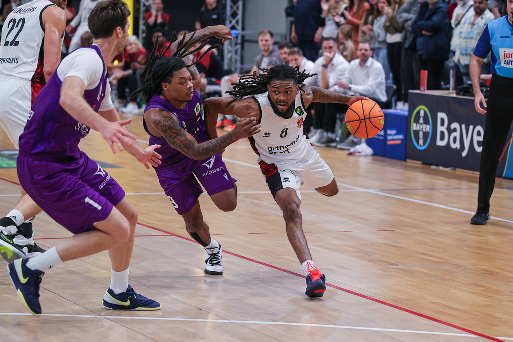 Pro A BAYER GIANTS vs BG Göttingen-152 | Fotos von Basketballspielen aus dem Raum NRW fotografiert von Gero Mueller-Laschet und Daniel Schaefer - Realisiert mit Pictrs.com