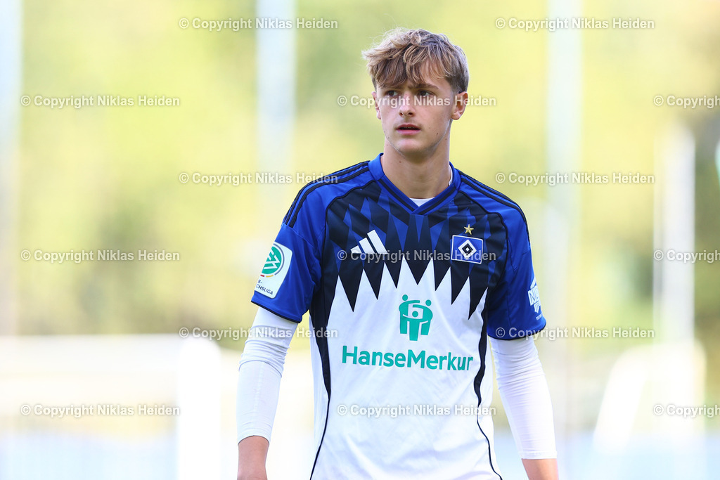NH_HamburgerSVU19_SVWerderBremenU19_DFBNachwuchsliga_18102025 | #16 Louis Pepe Lemke (Hamburger SV U19)Fußball I Junioren I U19 DFB-Nachwuchsliga Vorrunde Gruppe A I Saison 2025-2026 I 8. Spieltag I Hamburger SV U19 - SV Werder Bremen U19 I 18.10.2025 I Trainingsplatz Volksparkstadion