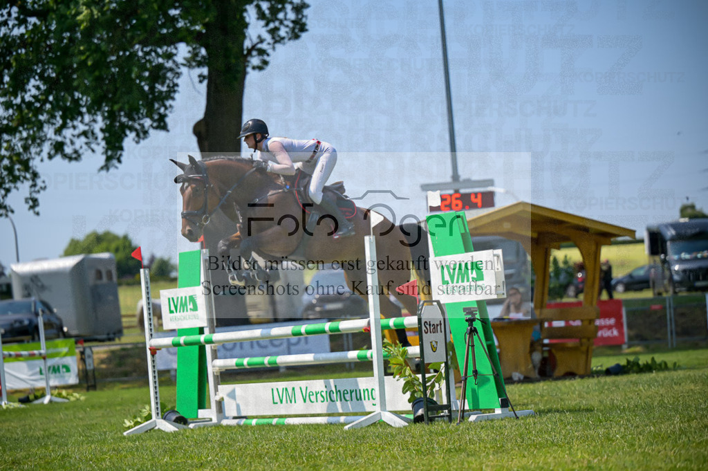 Reitturnier Voxtrup | Entdecke hochwertige Reitturnierfotos von Foto Oger. Professionell, emotional und authentisch – jetzt Lieblingsmomente im Shop bestellen.Deutschlandweite Turnierfotografie. - Realisiert mit Pictrs.com