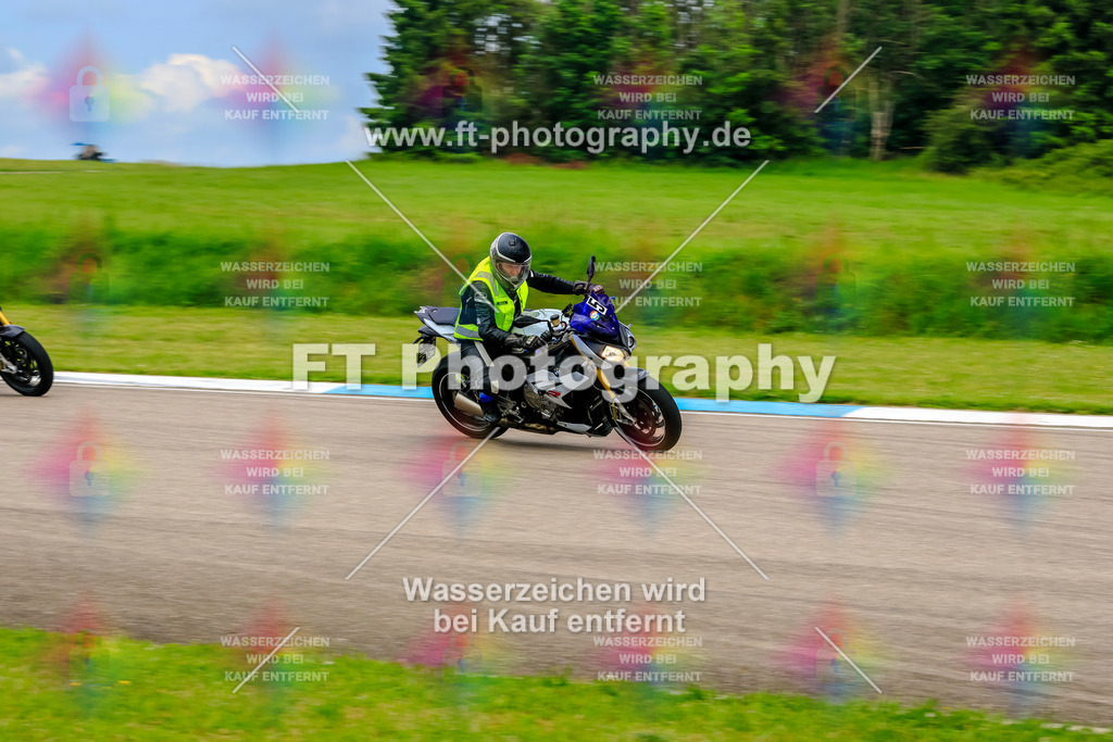 MotoTeam-9808 | Hier findet Ihr Bilder von Touristenfahrten auf der Nürburgring Nordschleife oder von anderen Veranstaltungen die ich besucht habe. Viel Spass beim Durch Schauen 