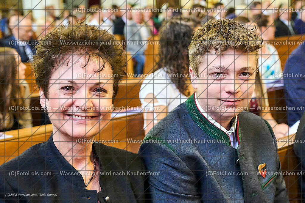 ALP2187_Pfarrfirmung Wieselburg | (C)FotoLois.com, Alois Spandl, Pfarrfirmung in Wieselburg mit Firmspender Eduard Gruber (ehemaliger Generalvikar der Diözese St. Pölten), Sa 3. Juni 2023.