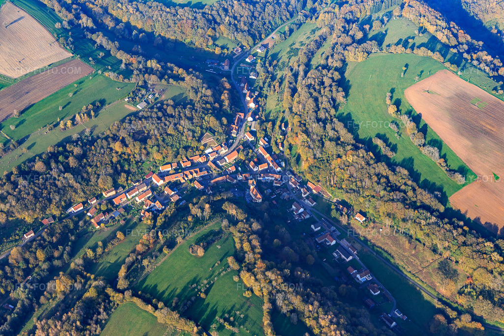 Aerial view: View of the town from the south in Lengelsheim in the state Moselle, France.Photo: IMG_143772.jpg taken on 10/26/2024 by Werner Riehm/FLY-FOTO.comResolution of the original: 5472 x 3648 px