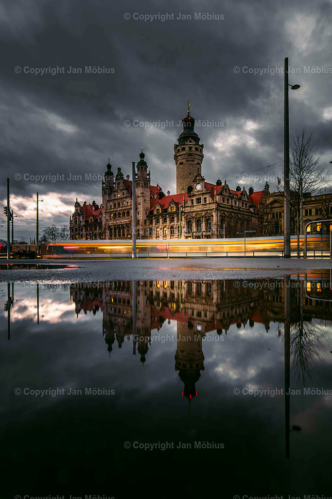 Neue Rathaus Leipzig | Das Neue Rathaus Leipzig beeindruckt mit monumentaler Architektur, historischem Flair und zentraler Lage. Es zählt zu den markantesten Wahrzeichen der Stadt und ist ein beliebter Fotospot - Realisiert mit Pictrs.com