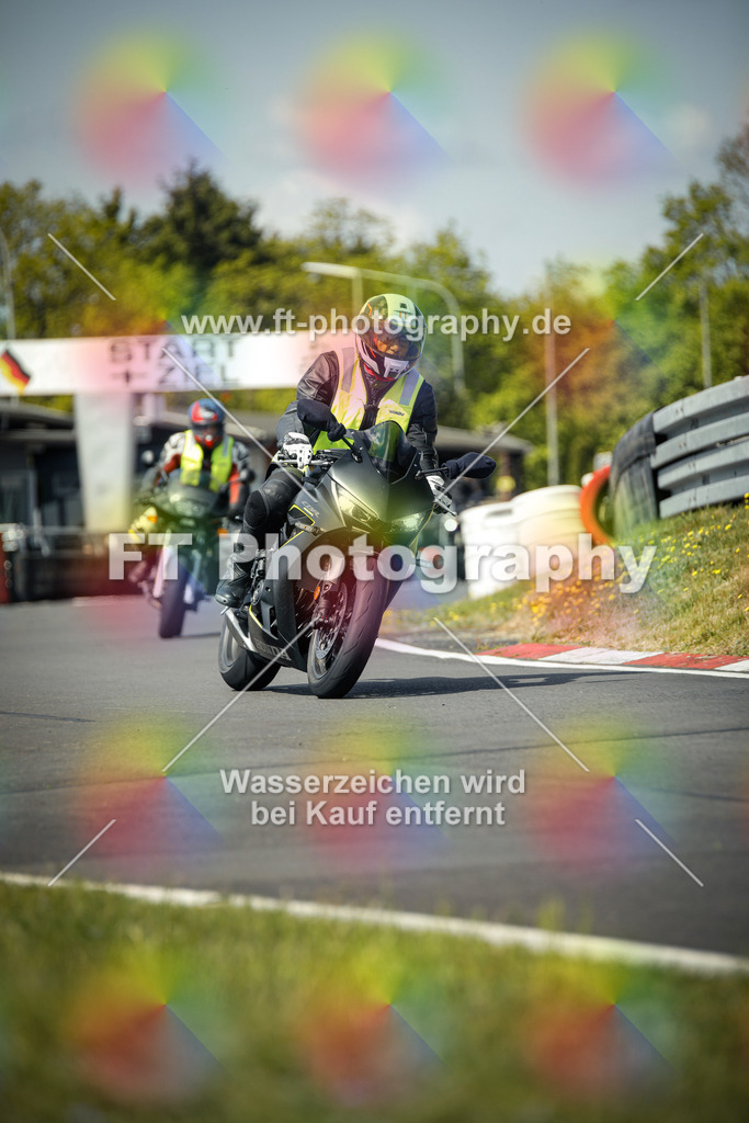 OBK_Mai_Martina_Markus-10791 | Hier findet Ihr Bilder von Touristenfahrten auf der Nürburgring Nordschleife oder von anderen Veranstaltungen die ich besucht habe. Viel Spass beim Durch Schauen 