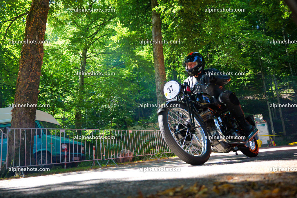P1026258 | Erleben Sie atemberaubende, hochqualitative Fotos Ihrer Fahrt entlang der malerischen Alpenstraßen. Besuchen Sie alpineshots.com, um professionelle Aufnahmen Ihrer unvergesslichen Reise zu finden und zu kaufen - Realisiert mit Pictrs.com