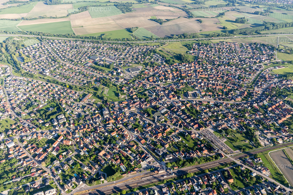 Aerial view: View of the town in Herrlisheim in the state Bas-Rhin, France.Photo: IMG_115000.jpg taken on 06/01/2019 by Werner Riehm/FLY-FOTO.comResolution of the original: 5472 x 3648 px