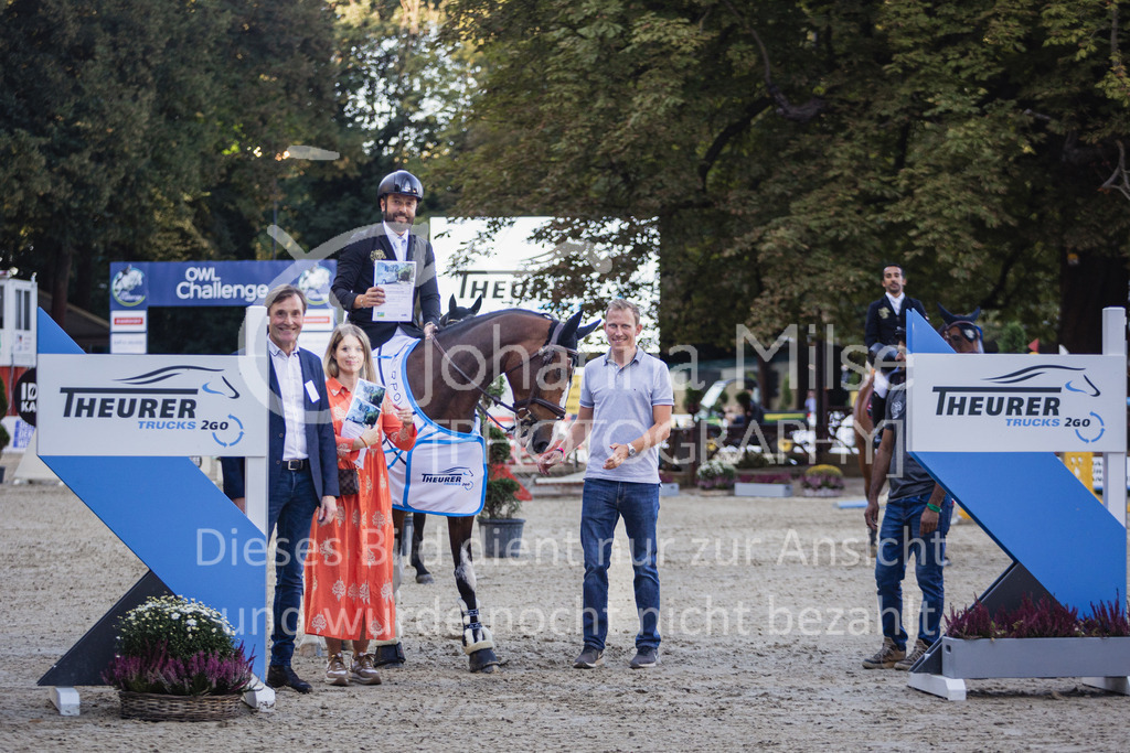 230907_OWLCh_Youngster_PriceGiving-953 | Deine schönsten Turniermomente als professionelle Fotos! Entdecke hochwertige Pferdesport-Fotografie im Online-Shop. Jetzt Fotos finden & bestellen!