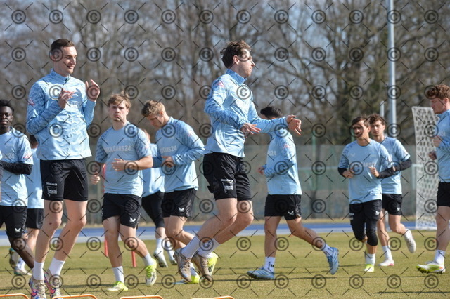 RGE_8301 | Hertha BSC, 2.Bundesliga, Herren, Training auf dem Hanns-Braun-Platz, Saison 2025/26, Bildmitte Leon Jensen ( Hertha BSC ),  11.03. 2026, Fotograf: Ralf Gebhardt - Realisiert mit Pictrs.com