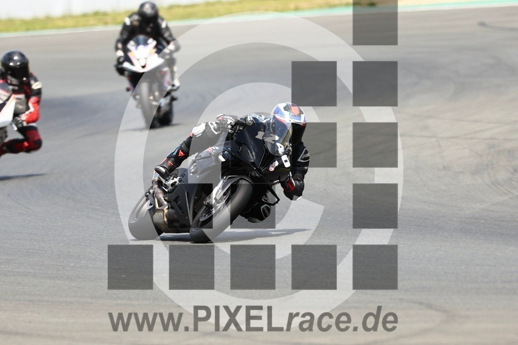 1240-PXR52804 | Schöne Erinnerungen an spannende Momente - das festzuhalten ist unser Job. PIXELrace.de ist seit 2003 auf den Rennstrecken Europas unterwegs um die Action draußen beim Fahren und die wunderbare Stimmung imm Fahrerlager für euch einzufangen.