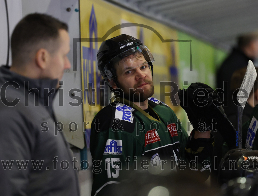 2023-01-22_052_Eishockey_TSV_Erding_gegen_ESC_Dorfen | Erding, Deutschland, 22.01.2023:
Eishockey, Bayernliga 2022 / 2023, 29. Spieltag, TSV Erding gegen ESC Dorfen, Endergebnis: 6:2

Elias Maier (Erding Gladiators, #15)

Foto: Christian Riedel / fotografie-riedel.net