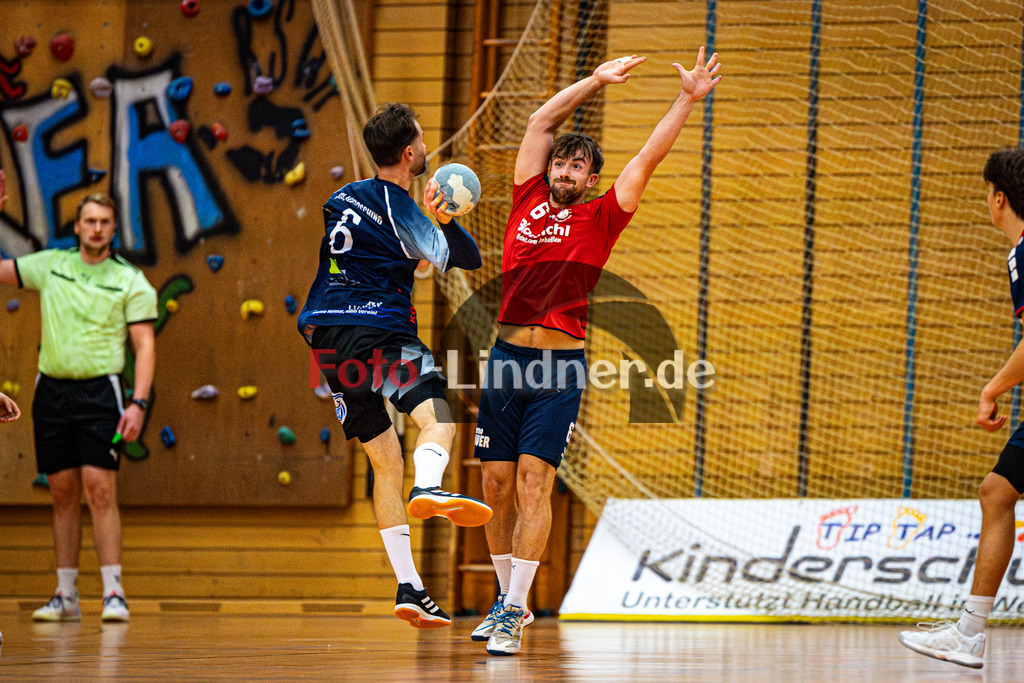 TSV Weiheim gegen TSV Herrsching II | Handball Bezirksoberliga Herren 2025/26, TSV Weiheim gegen TSV Herrsching II, 20251025,Andreas KUNZ (TSV Weilheim 6) verteidigt,2025-10-25 in Weilheim (Jahnhalle)Andreas KUNZ (TSV Weilheim 6)Copyright: WolfgangxLindner