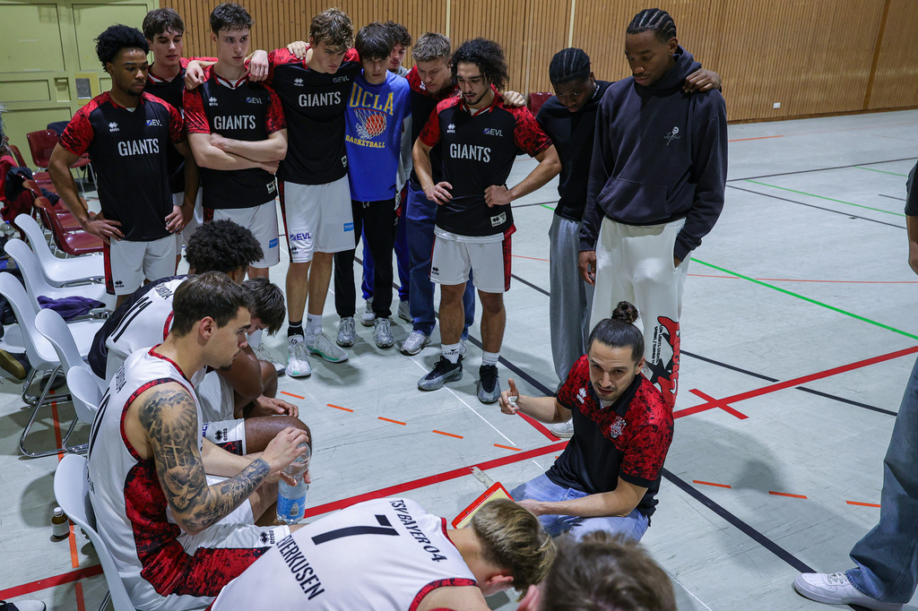 Regio BAYER GIANTS vs SV Haspe 70-7 | Fotos von Basketballspielen aus dem Raum NRW fotografiert von Gero Mueller-Laschet und Daniel Schaefer - Realisiert mit Pictrs.com