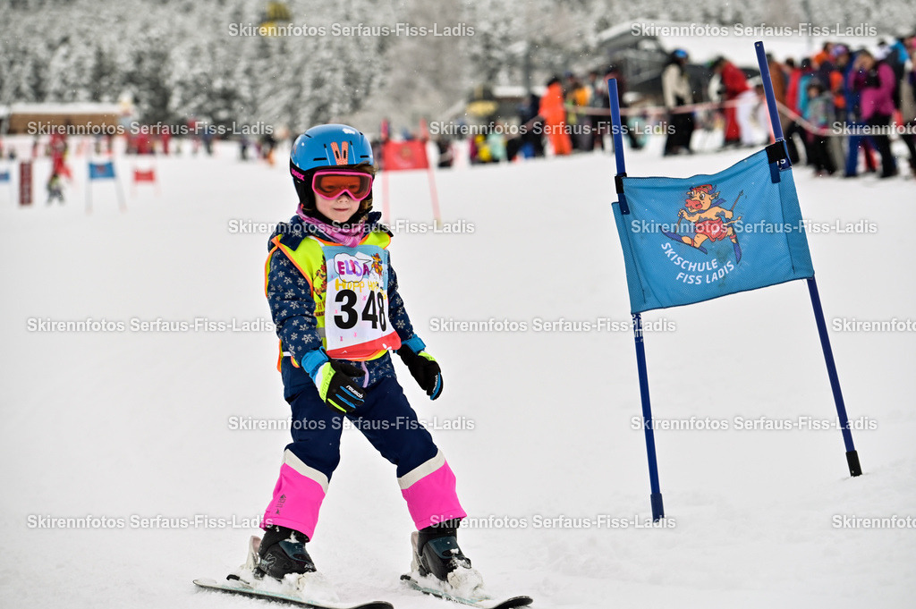 SRF_20.02.2026_0050 | Skirennfotos,Serfaus,Fiss,Ladis,Kinderskirennen,Winter,Tirol,Oberland,skirace,SFL,feelfree,weil wir's genießen,ski,Ski,skifahren,Sonnenplateau, - Realisiert mit Pictrs.com