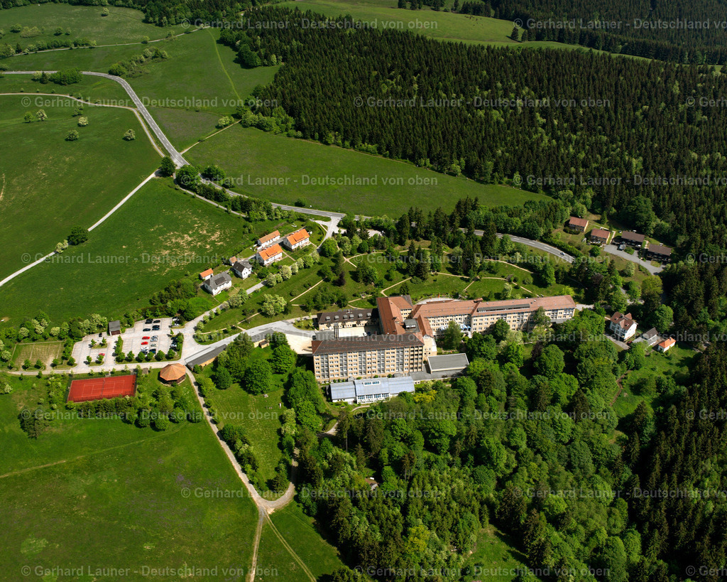 2638478 | ODERBERG 09.06.2006 Wald- Gebiete und Forstflächen umsäumen das Siedlungsgebiet des Dorfes in Oderberg im Bundesland Niedersachsen, Deutschland // Village - view on the edge of forested areas in Oderberg in the state Lower Saxony, Germany Foto: Gerhard Launer