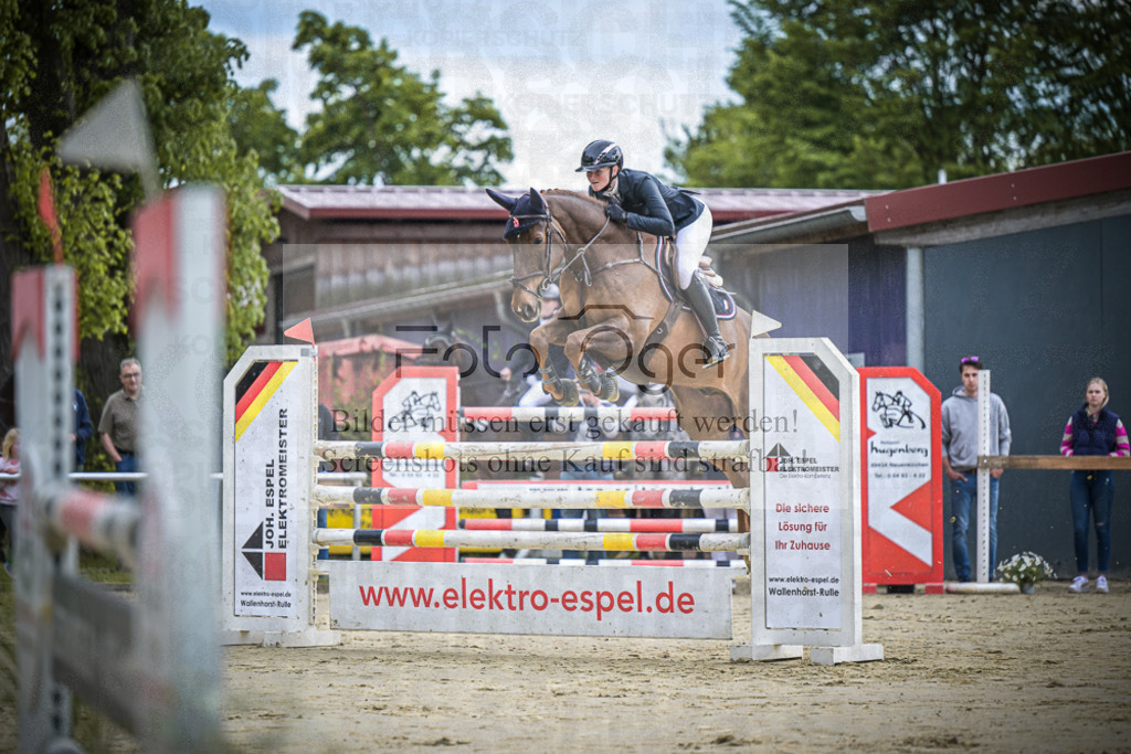 DOS_3032 | Entdecke hochwertige Reitturnierfotos von Foto Oger. Professionell, emotional und authentisch – jetzt Lieblingsmomente im Shop bestellen.Deutschlandweite Turnierfotografie. - Realisiert mit Pictrs.com