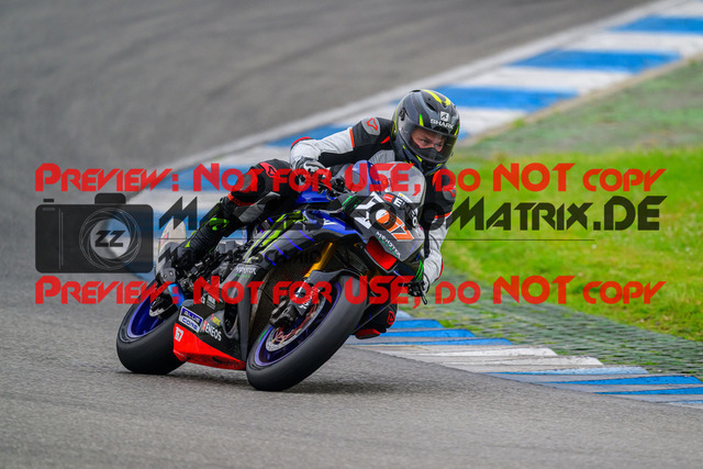 MaZZes_FotoMatrix_240521_6007705_0941 | WEISS