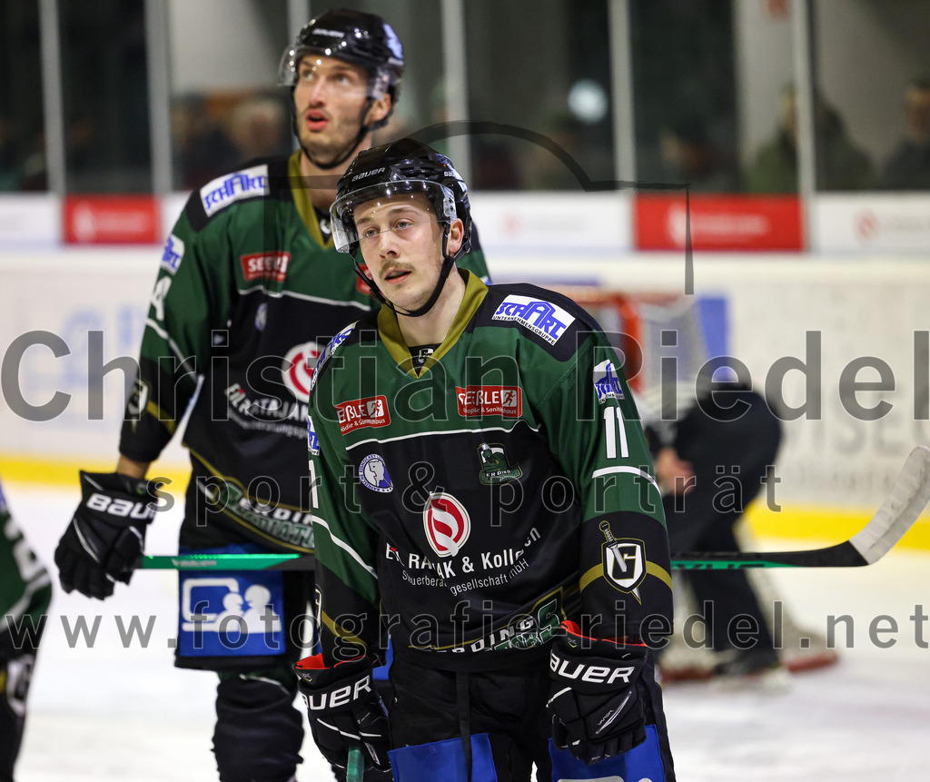 2023-03-03_035_TSV_Erding_gegen_ESC_Kempten | Erding, Deutschland, 03.03.2023:
Eishockey, Bayernliga Playoffs 2022 / 2023, Viertelfinale, TSV Erding gegen ESC Kempten, Endergebnis: 9:3

Sebastian Busch (Erding Gladiators, #11)

Foto: Christian Riedel / fotografie-riedel.net