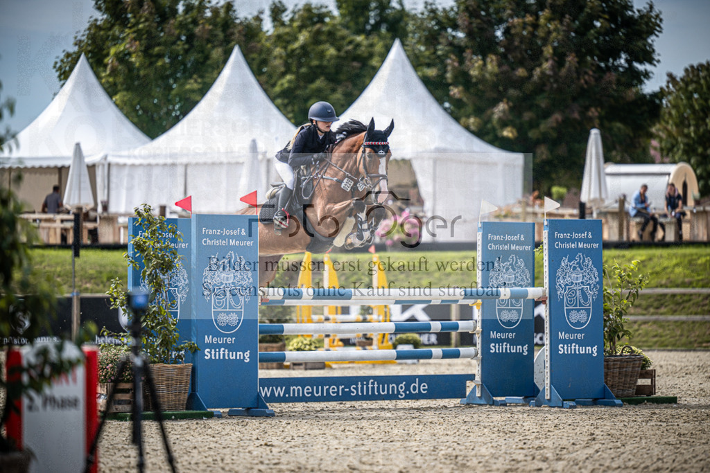 DOS_9333 | Entdecke hochwertige Reitturnierfotos von Foto Oger. Professionell, emotional und authentisch – jetzt Lieblingsmomente im Shop bestellen.Deutschlandweite Turnierfotografie. - Realisiert mit Pictrs.com