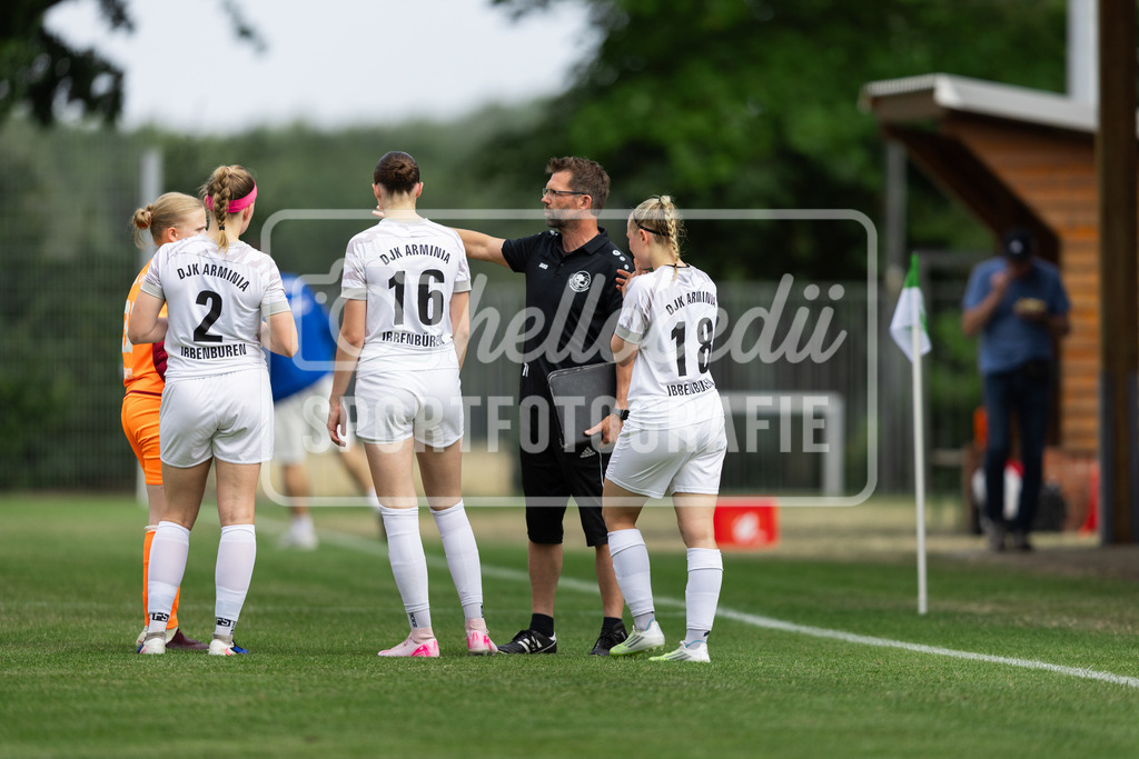 Fußball I Frauen I Testspiel I SpVg Aurich - DJK Arminia Ibbenbüren I 15390 | realhellocedii - Realisiert mit Pictrs.com