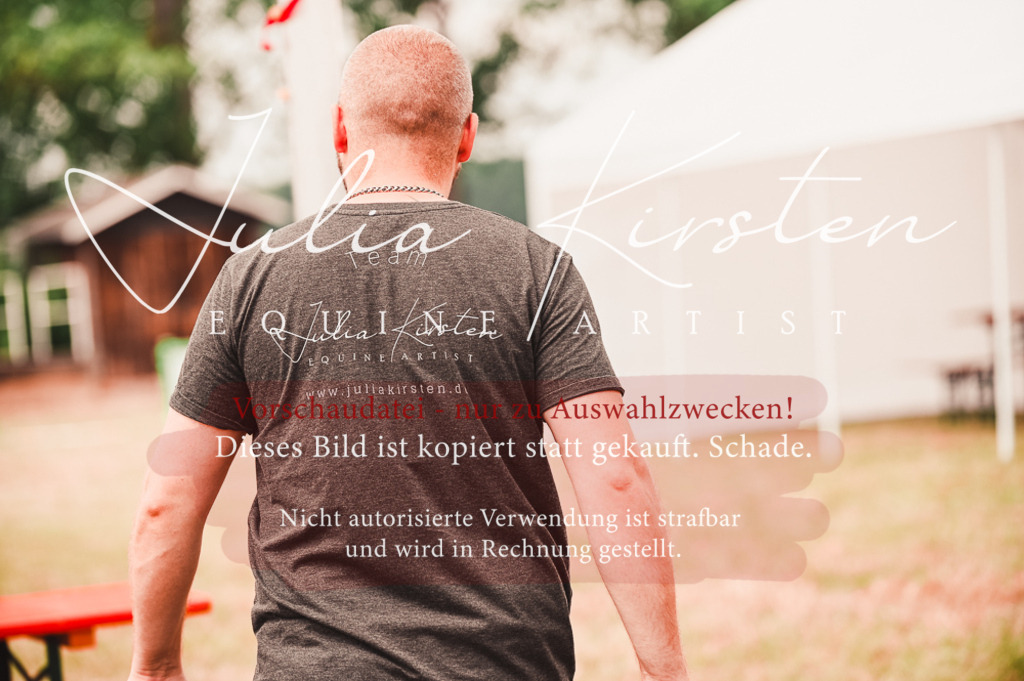 DSC_5734 | Pferde- und Turnierfotografie in Westsachsen. Pferdeportraits, Auftragszeichnungen und intuitive Kunst.