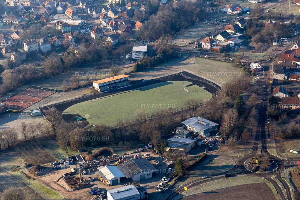 Vue aérienne: Stade à Lauterbourg dans le département Bas Rhin, France. Photo: IMG_124045.jpg prise le 11/01/2021 par Werner Riehm/FLY-FOTO.euRésolution de l'original: 5472 x 3648 px