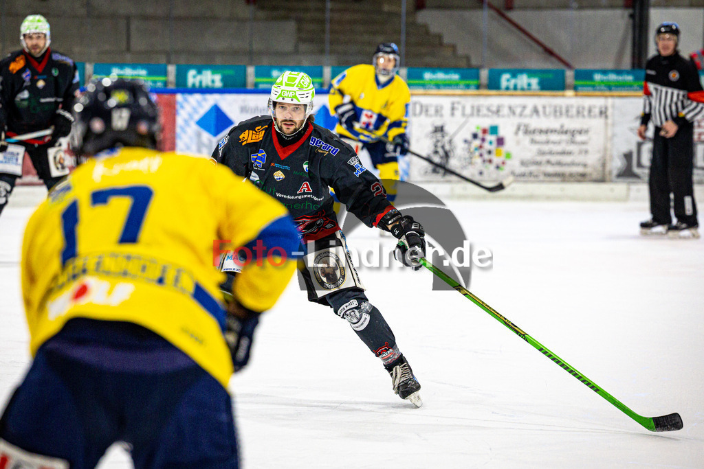 Peißenberg MINERS gegen EC Pfaffenhofen | Eishockey Bayernliga 2025/26 Vorrunde 25. Spieltag, Peißenberg MINERS gegen EC Pfaffenhofen, 20260109,Dejan VOGL (MINERS 23) im 3 gegen 5, Verteidigt,2026-01-09 in Peißenberg (flatbuy Arena Peißenberg), Dejan VOGL (MINERS 23)Copyright: WolfgangxLindner www.foto-lindner.de