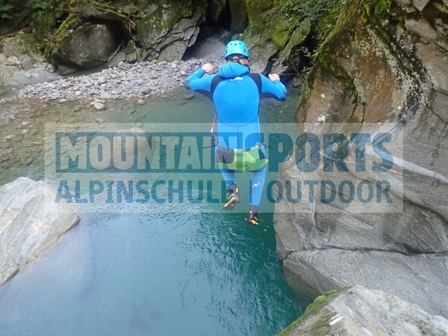 P9200052 | Bestelle die Bilder deines Berg- oder Wasser-Abenteuers mit Mountain Sports bequem von zu Hause aus direkt über unseren Online Fotoshop von pictrs.com. - Realisiert mit Pictrs.com