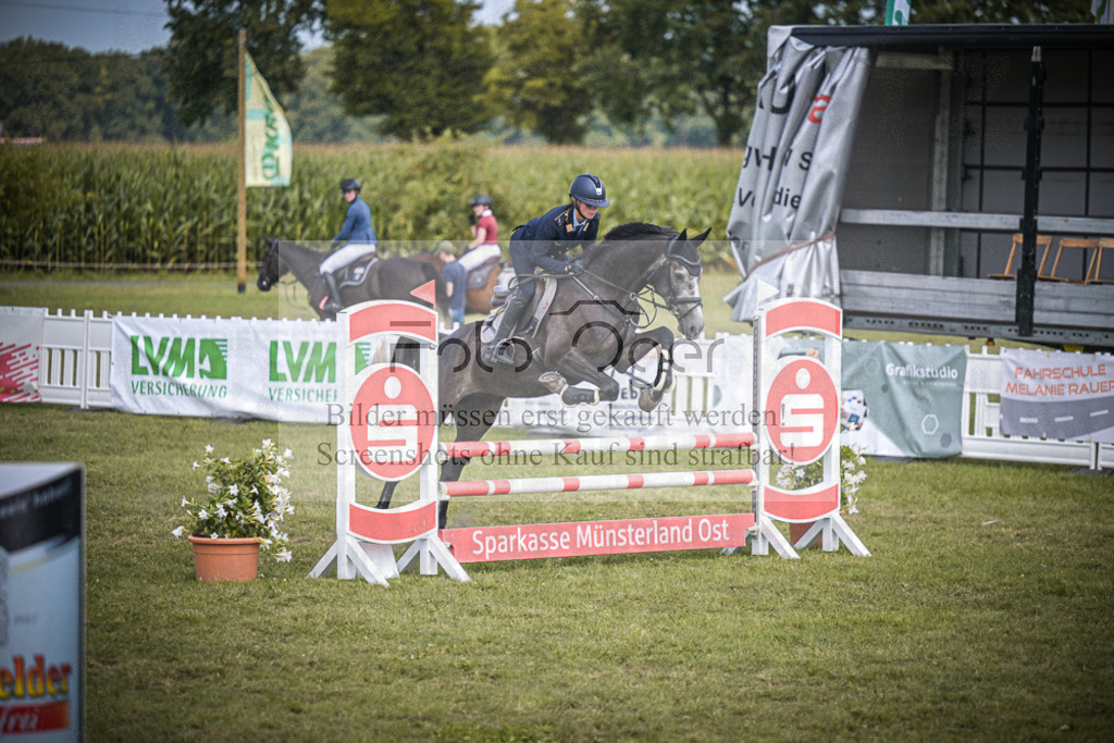 DOS_6591 | Entdecke hochwertige Reitturnierfotos von Foto Oger. Professionell, emotional und authentisch – jetzt Lieblingsmomente im Shop bestellen.Deutschlandweite Turnierfotografie. - Realisiert mit Pictrs.com