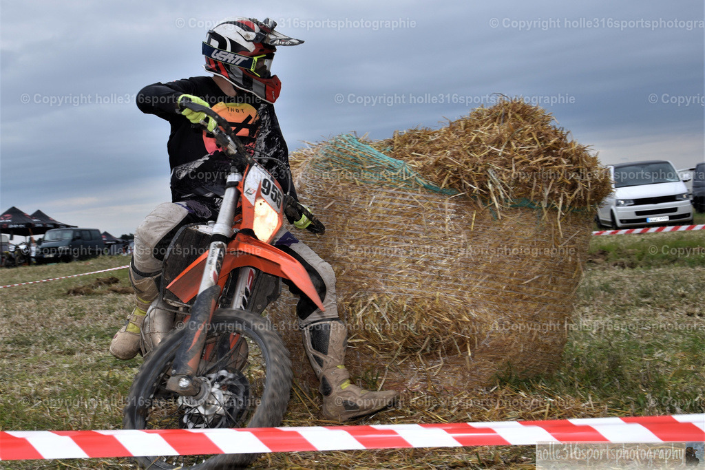 DSC_0194_01 (2) | Sportfotografie , Motorsport, Motoross, Reitsport, Mointainbike, Enduro,
Landschaft , Outdoor, Eventfotografie, Landschaft, Bilder online bestellen - Realisiert mit Pictrs.com