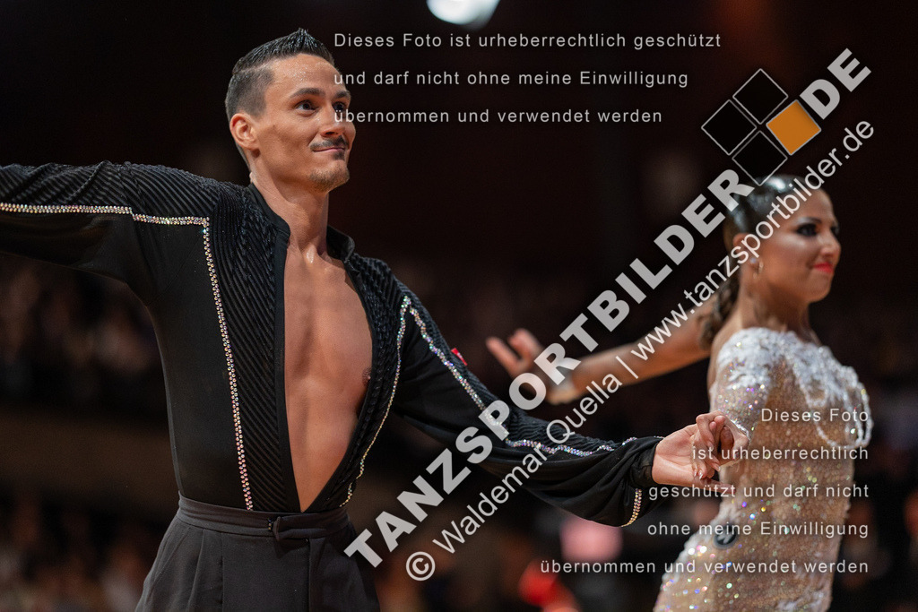 20230812-12665 | Hier finden Sie Tanz Bilder vom Latein und Standard Formationen tanzen. Sportbilder vom Tanzsport. Schöne Fotos und von Weltmeisterschaft, Europameisterschaft, Bundesliga, Regionalliga, Oberliga und Landesliga sowie von GOC Stuttgart, DanceComp, WM Bremen