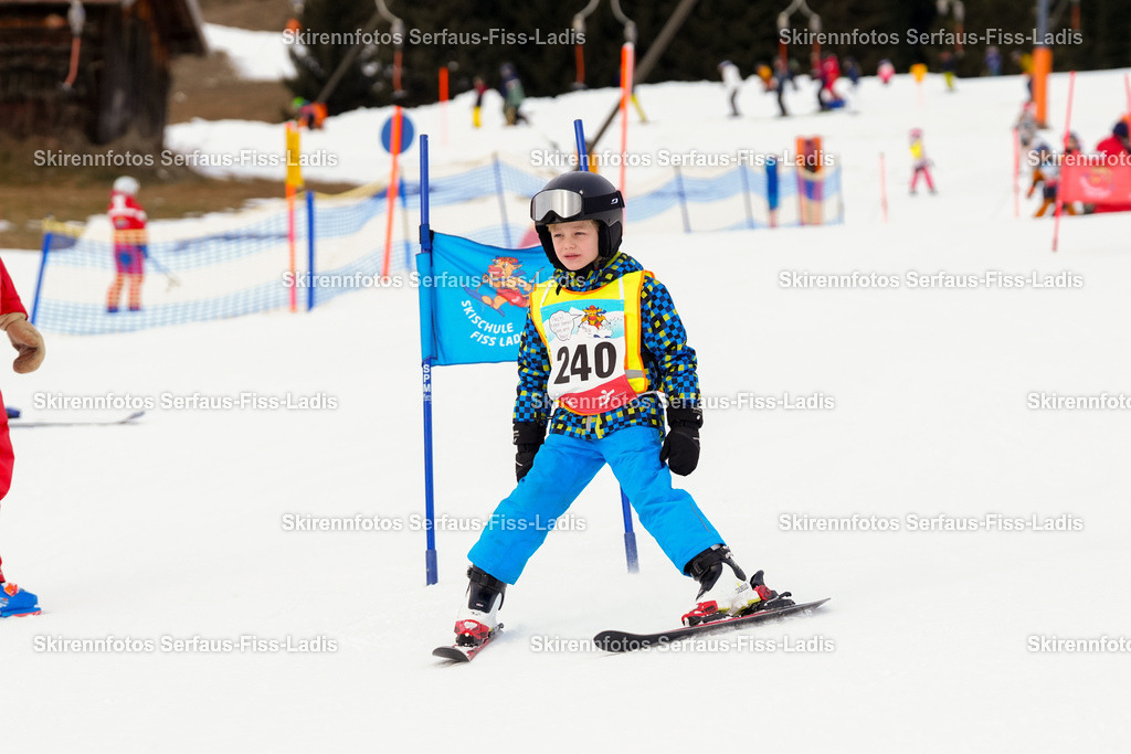 SRF_02.01.2026_0327 | Skirennfotos,Serfaus,Fiss,Ladis,Kinderskirennen,Winter,Tirol,Oberland,skirace,SFL,feelfree,weil wir's genießen,ski,Ski,skifahren,Sonnenplateau, - Realisiert mit Pictrs.com